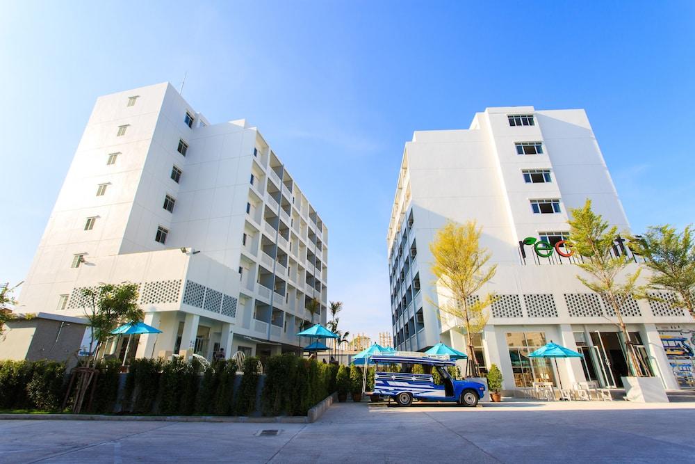 Hotel Recenta Phuket Suanluang Extérieur photo