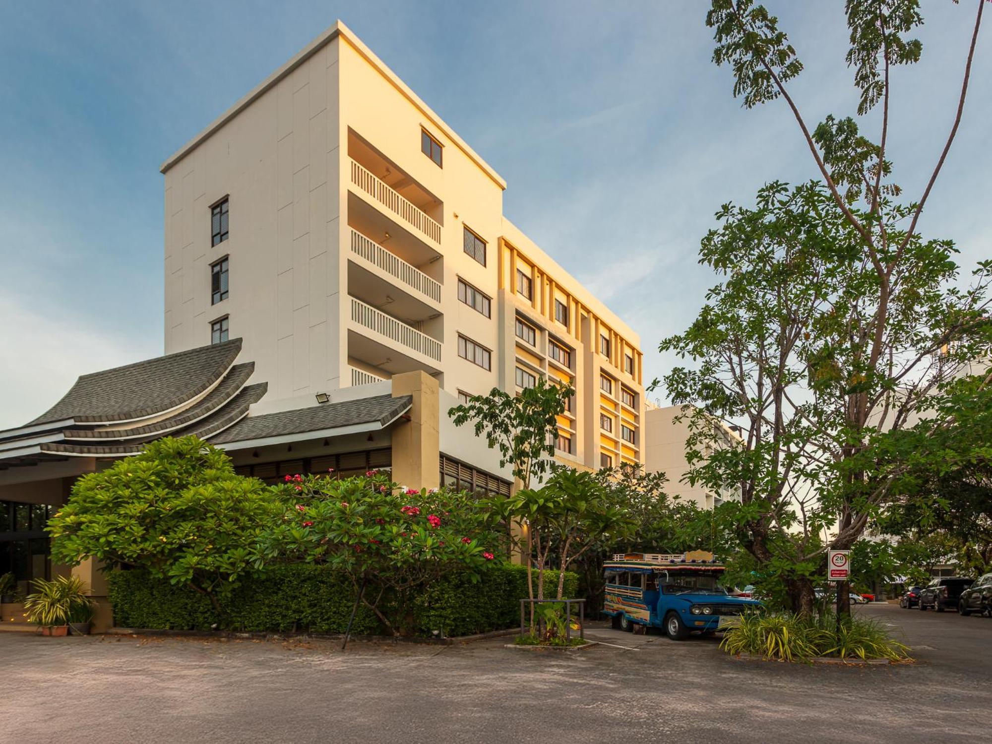 Hotel Recenta Phuket Suanluang Extérieur photo