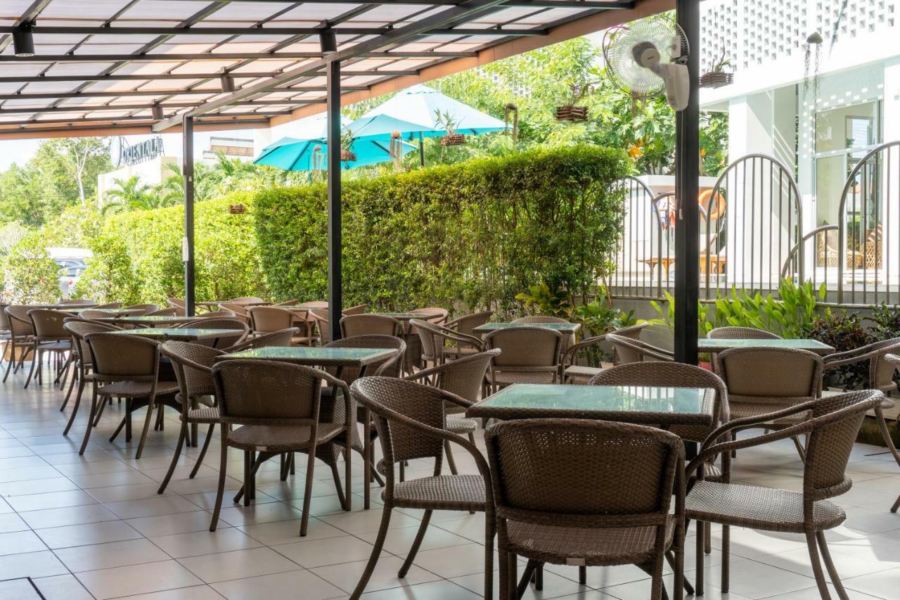 Hotel Recenta Phuket Suanluang Extérieur photo